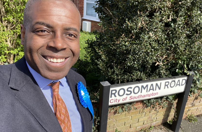 Sidney Yankson listening to residents in Sholing and Peartree åregarding the NHS