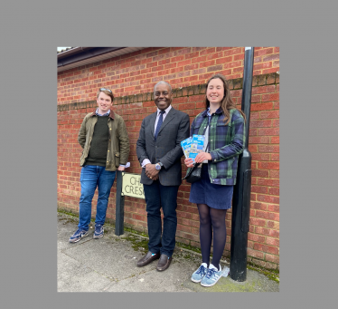 Sidney Yankson meeting residents in Chessel Crescent