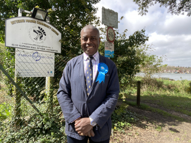 Sidney Yankson meeting residents near Bitterne Manor Community Centre 