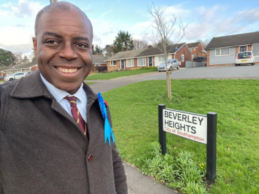 Sidney Yankson meeting residents in Beverley Heights, Bitterne Park